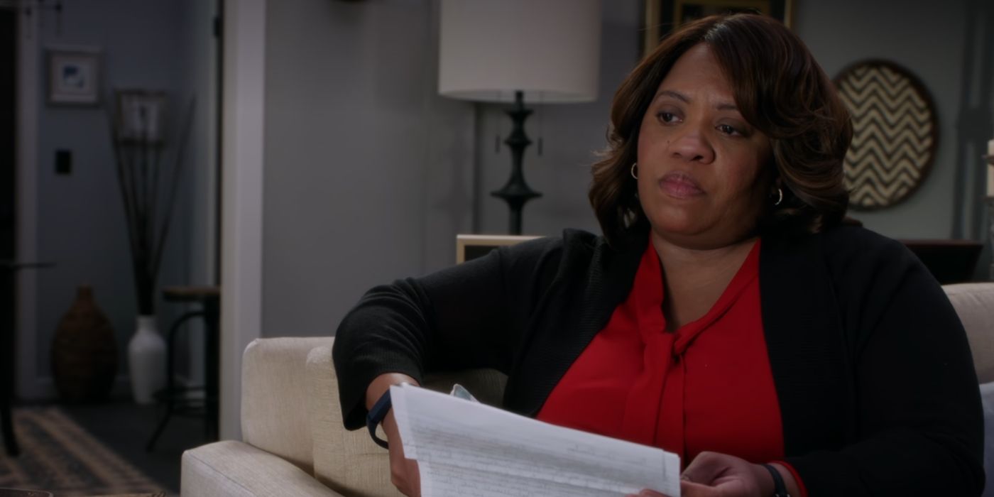 Miranda Bailey reading Alex Karev's letter in Grey's Anatomy.