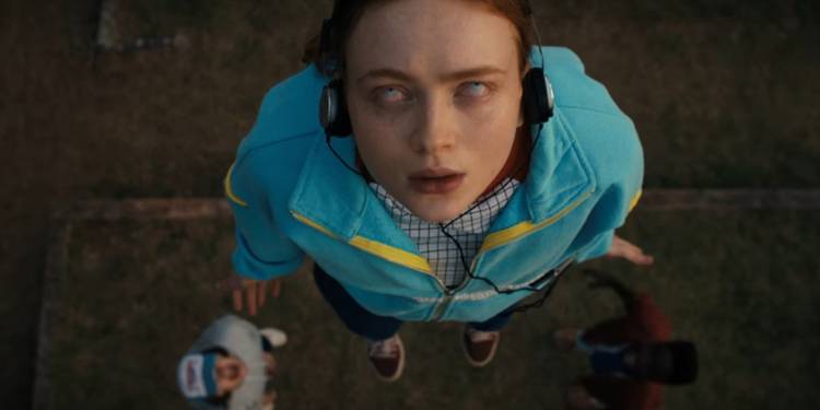 Max Mayfield (Sadie Sink) levitating in Stranger Things