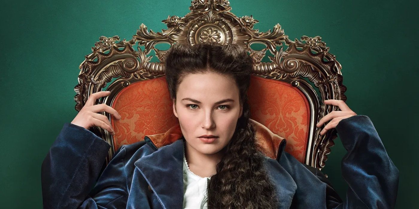 Elisabeth (Devrim Lingnau) sits on a throne in The Empress