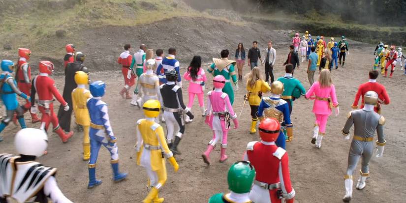 Power Rangers’ Version Of The Avengers’ Portals Scene Happened 5 Years ...