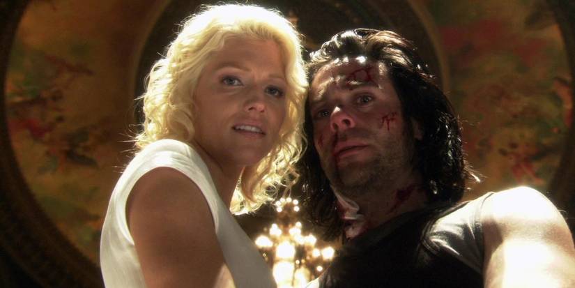 Número Seis e Gaius Baltar juntos em Battlestar Galactica.