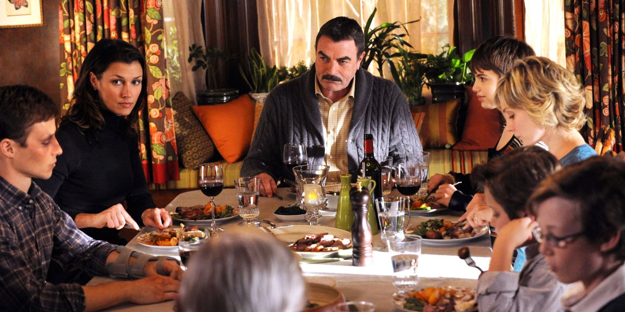 The Reagan family eating dinner in Blue Bloods