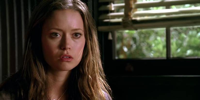 Summer Glau as Cameron looks upset in The Sarah Connor Chronicles