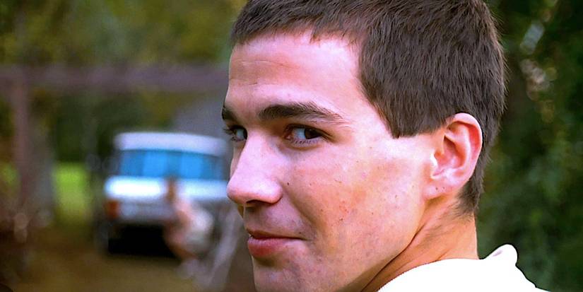 Arno Frisch's Paul breaks the fourth wall at the camera in Funny Games 1997