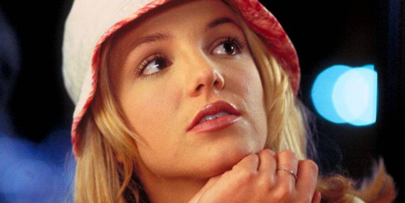 Britney Spears as Lucy Wagner Looking Wistful in a Bucket Hat in Crossroads