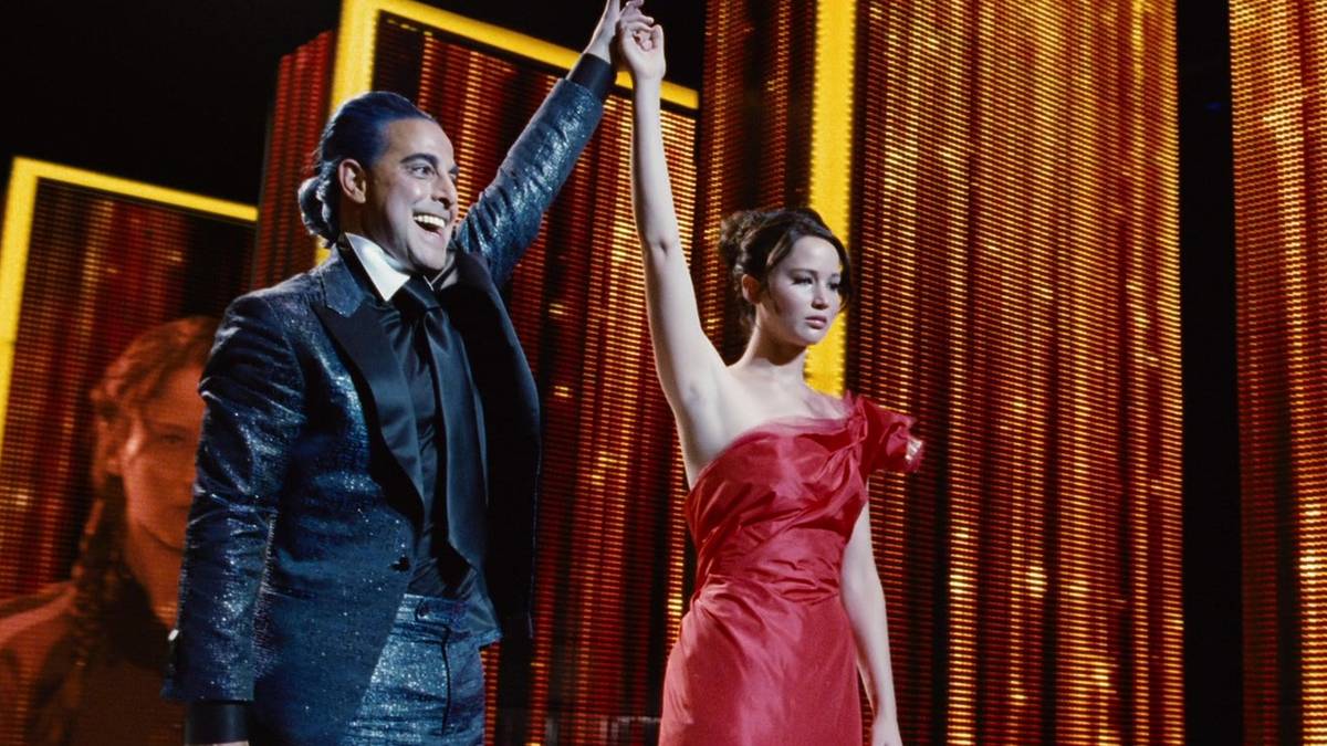 Hunger Games Cosplayer Recreates Katniss Everdeen's Girl On Fire Dress (Including 1 Major Detail) Hunger Games Cosplayer Recreates Katniss Everdeen's Girl On Fire Dress (Including 1 Major Detail)