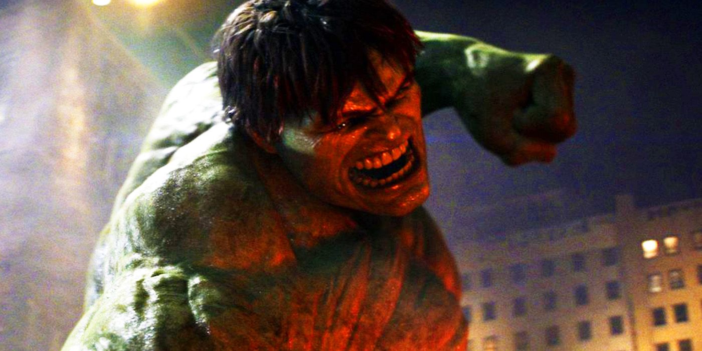 Edward Norton's Hulk fighting the Abomination in 2008's The Incredible Hulk