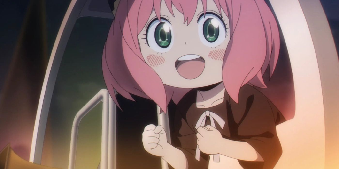 Аня Форджер из "SPY x Family" выглядит восторженной и счастливой, улыбаясь на колесе обозрения.