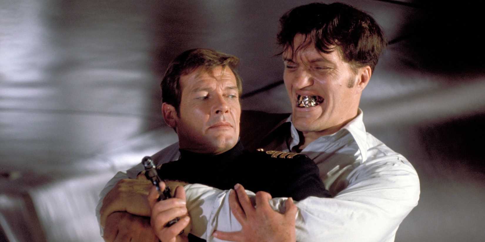 Jaws fights Bond in The Spy Who Loved Me