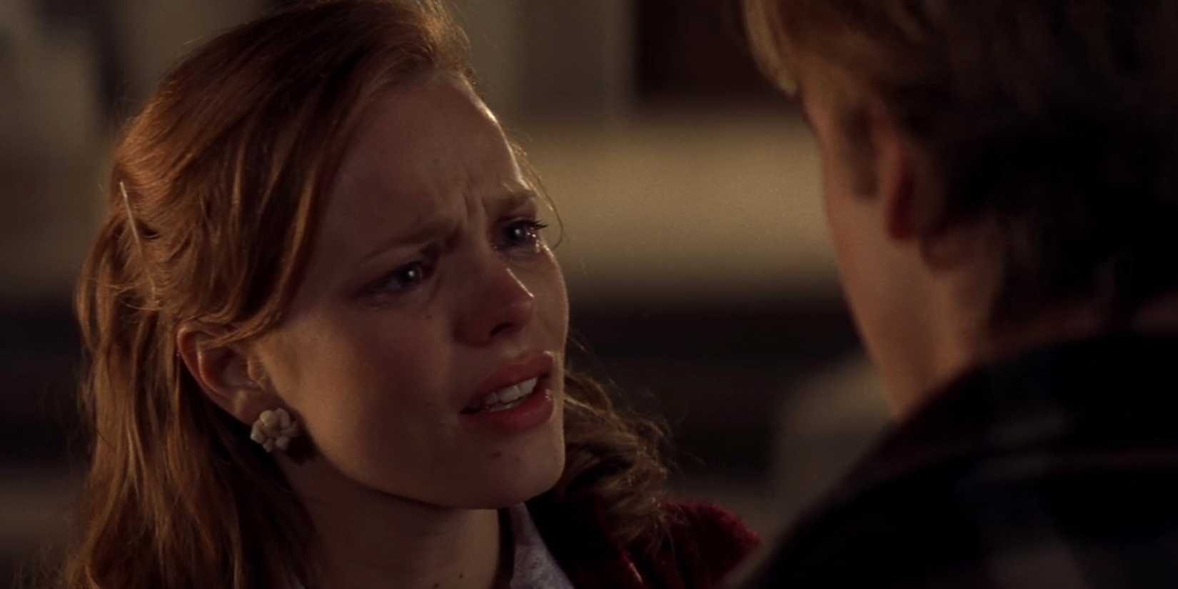 22 Years Ago, Rachel McAdams Made An Astounding Hollywood Breakthrough With Two Surprisingly Different Roles 1 Rachel McAdams as Allie looking sad talking to Ryan Gosling as Noah in The Notebook