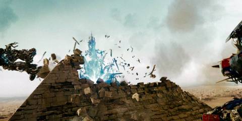 Star Harvester appearing out of pyramid in Transformers: Revenge of the Fallen