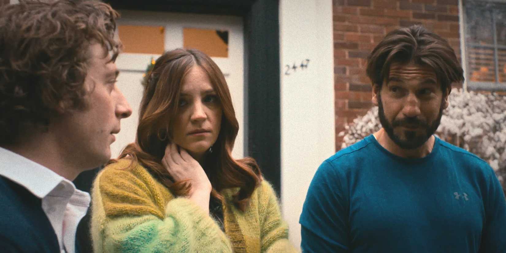 Carmy (Jeremy Allen White), Natalie "Sugar" (Abby Elliott) and Mikey (Jon Bernthal) talk outside in The Bear season 2, episode 6, "Fishes"