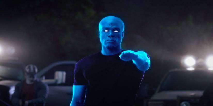 Yahya Abdul-Mateen II como Doutor Manhattan em Watchmen