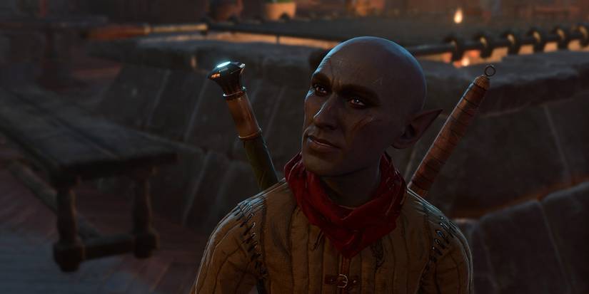 Eine Nahaufnahme von Wulbren Bongle, der mit der Party im Last Light Inn in Baldur's Gate 3 spricht.