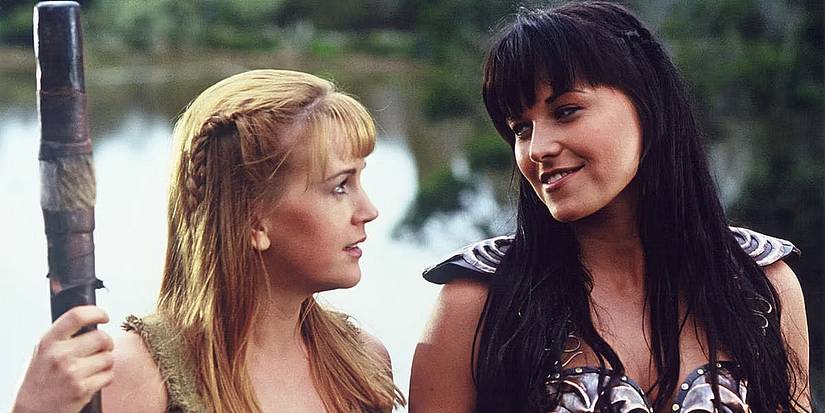 Still from Xena the Warrior Princess, Xena and Gabrielle share a sweet, longing look 