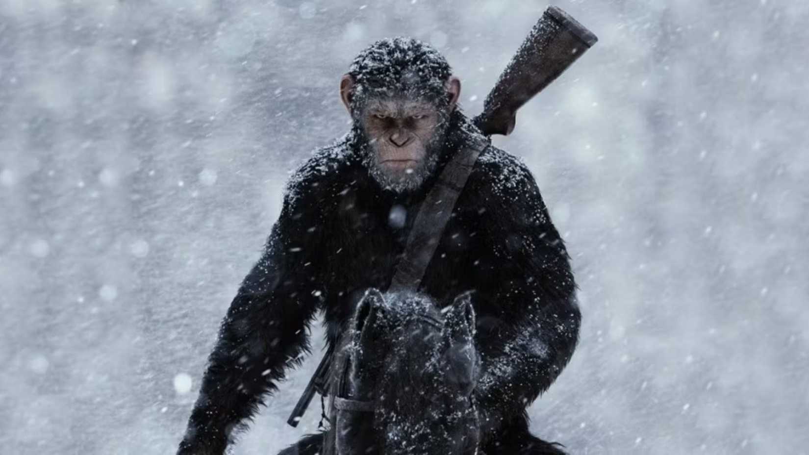 Caesar riding a horse through the snow in War For The Planet Of The Apes (2017)