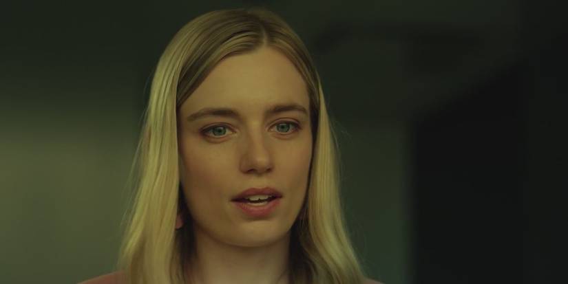 Angela (Anja Savcic) percebendo algo em Creepshow.