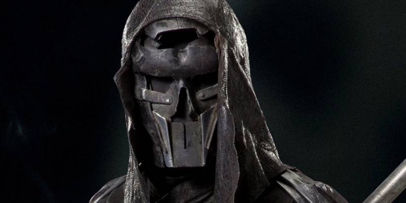 Ap'lek, um Cavaleiro de Ren em Star Wars, com seu machado modificado