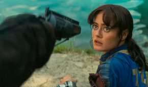 Ella Purnell as Lucy being surprised at gunpoint in Fallout