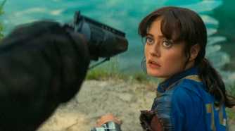 Ella Purnell as Lucy being surprised at gunpoint in Fallout