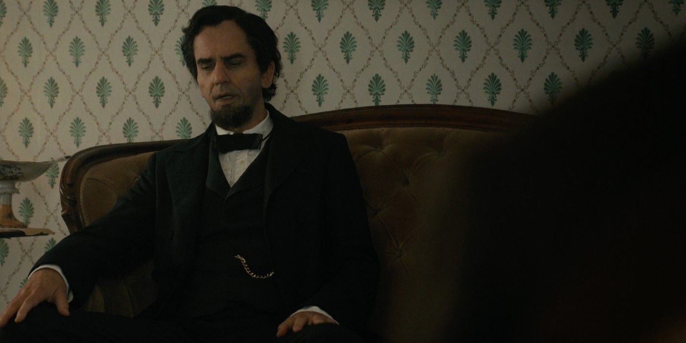 Hamish Linklater as Abraham Lincoln Manhunt ep 3