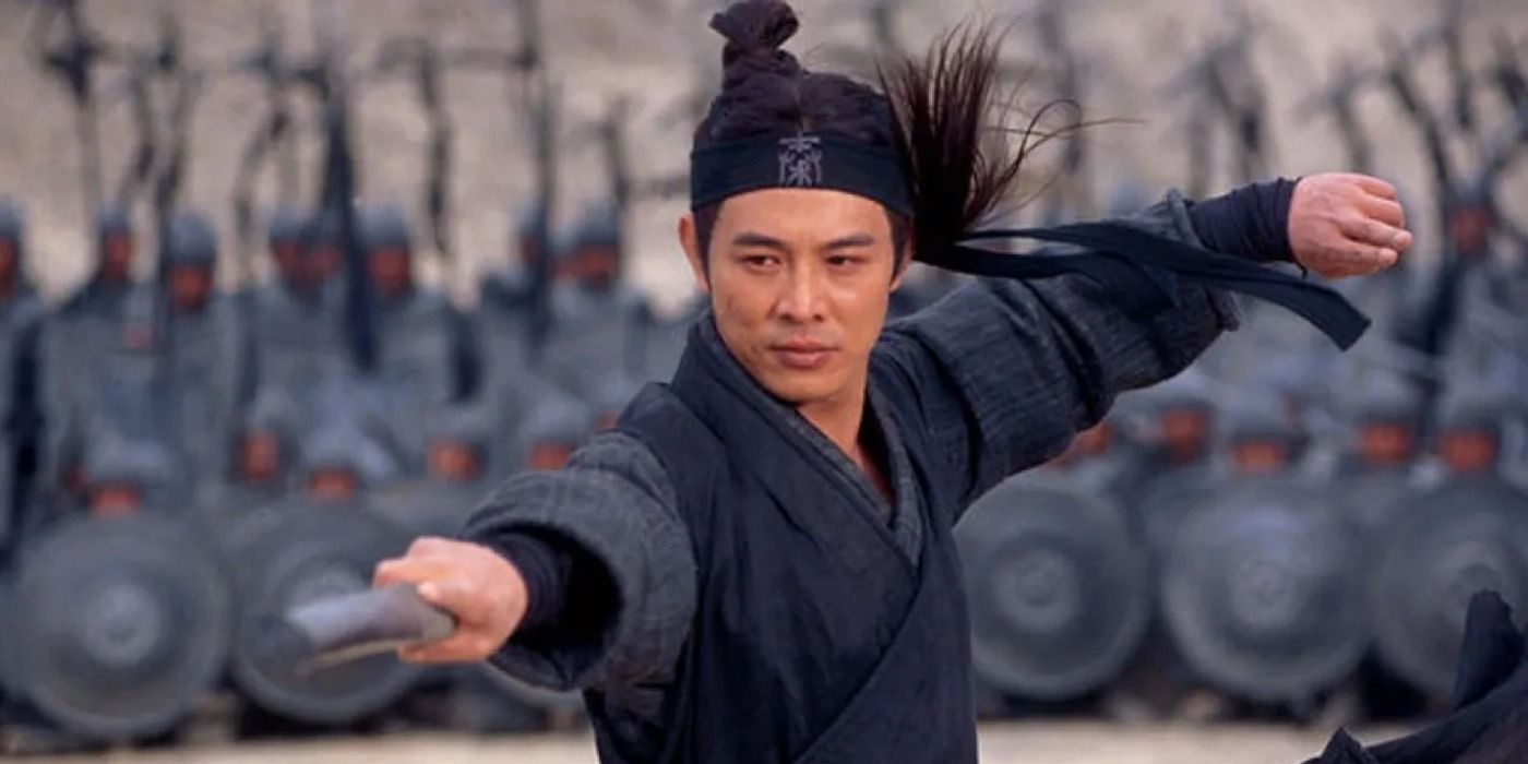 Jet Lee wielding a sword in the 2002 wuxia movie Hero