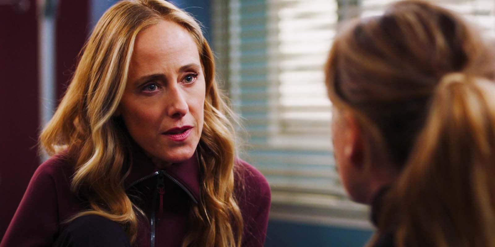 Kim Raver as Teddy Altman and Ellen Pompeo as Meredith Grey in Grey's Anatomy season 20, episode 3-1