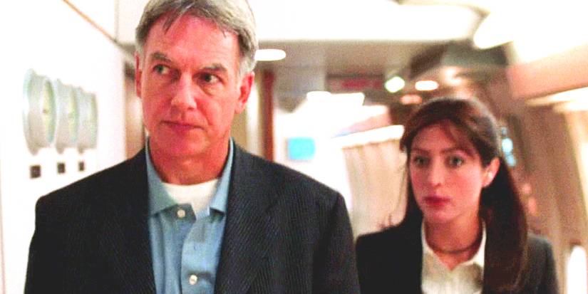 Mark Harmon as Gibbs and Sasha Alexander as Todd walking and talking on Air Force One in NCIS
