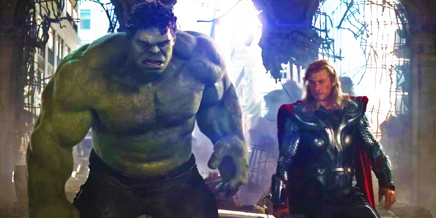 Mark Ruffalo's Hulk and Chris Hemsworth's Thor in New York in The Avengers