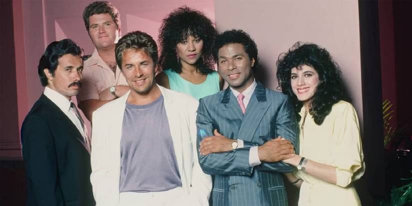 the cast of Miami Vice posing for a promotional pH๏τo