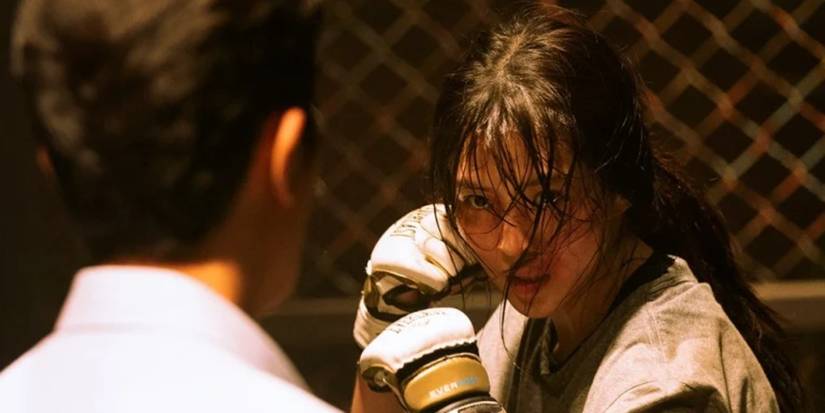 Han So-hee durante uma luta de boxe em My Name 2021
