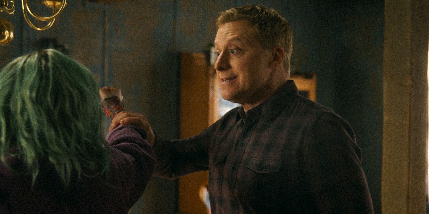 Las brillantes actuaciones de alienígenas residentes de Alan Tudyk crean un gran rasguño para el programa de ciencia ficción