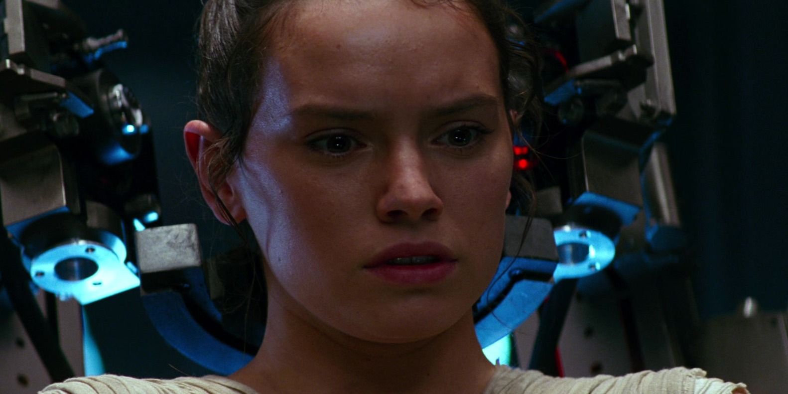 Star Wars: Daisy Ridley's 10 Best Moments As Rey (So Far)