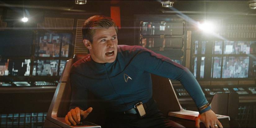 Star Trek 2009. Chris Hemsworth as Lt. George Kirk, USS Kelvin. Narada attack, arrival in Kelvin universe alternate timeline.