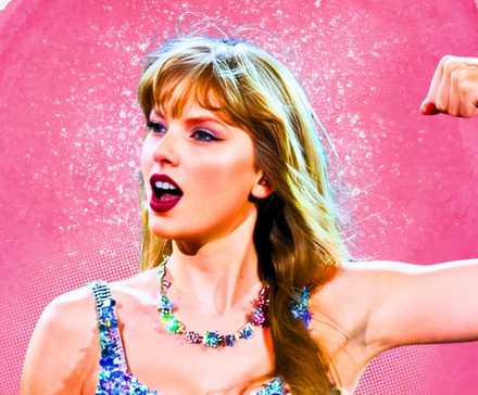 Тейлор Свифт демонстрирует мышцы во время выступления Lover в рамках тура "Eras".