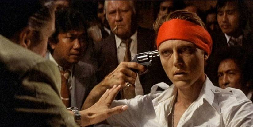 Nick (Christopher Walken) aponta uma arma para a cabeça em