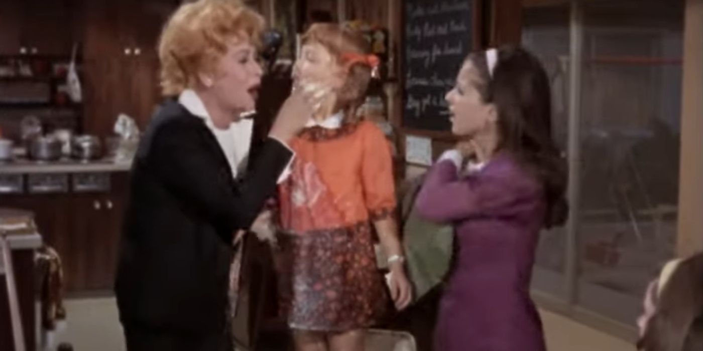 Helen chatting with her daughters in Yours, Mine, and Ours (1968)