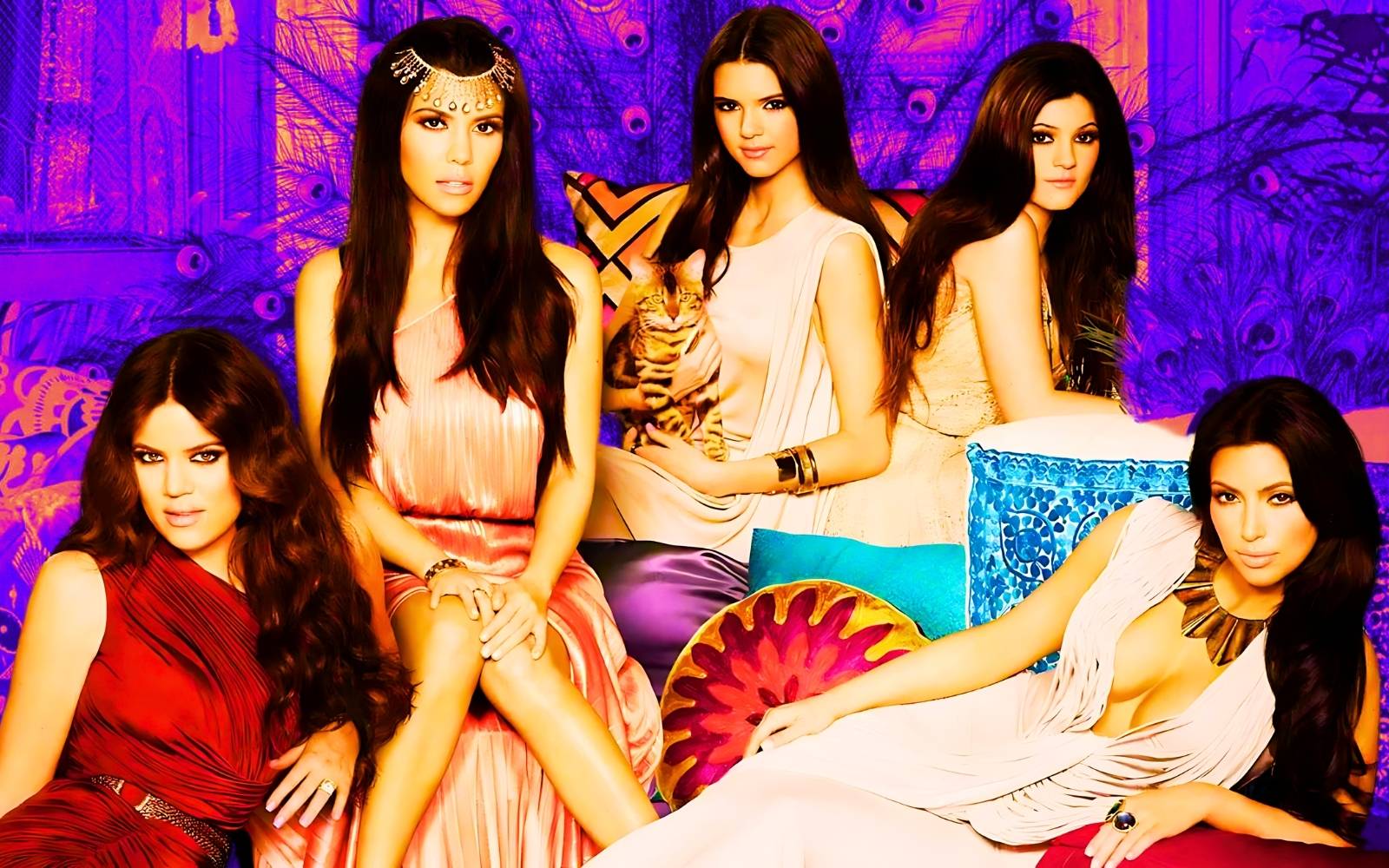 When Keeping Up With The Kardashians Premiered & How Old Everyone Was In Season 1