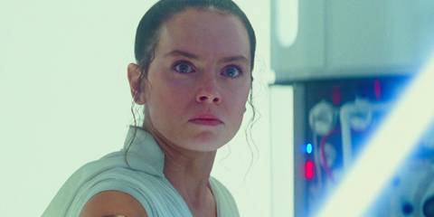 Daisy Ridley as Rey looking poised for a fight in Star Wars The Rise of Skywalker