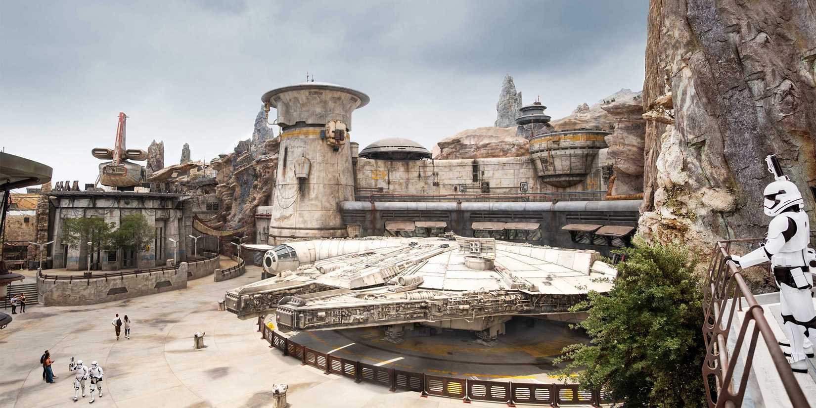 disneyland star wars galaxy s edge