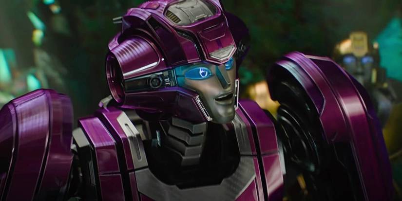 Elita One running in Transformers One