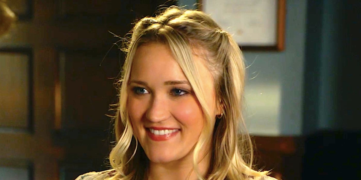 Emily Osment's Mandy smiling in Young Sheldon