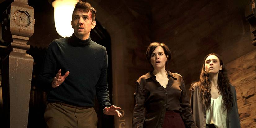 Jay Baruchel, Emily Hampshire e Alanna Bale em cena de 'Humane'