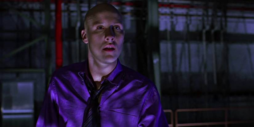 Lex Luthor verhandelt mit einem Geiselnehmer in Smallville