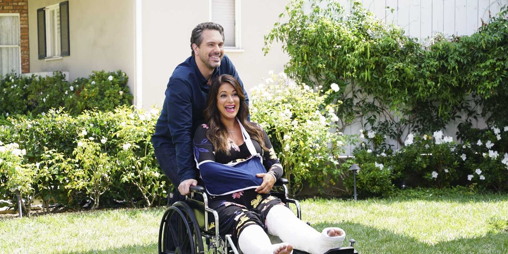Angelique Cabral e Thomas Sadoski em Life in Pieces
