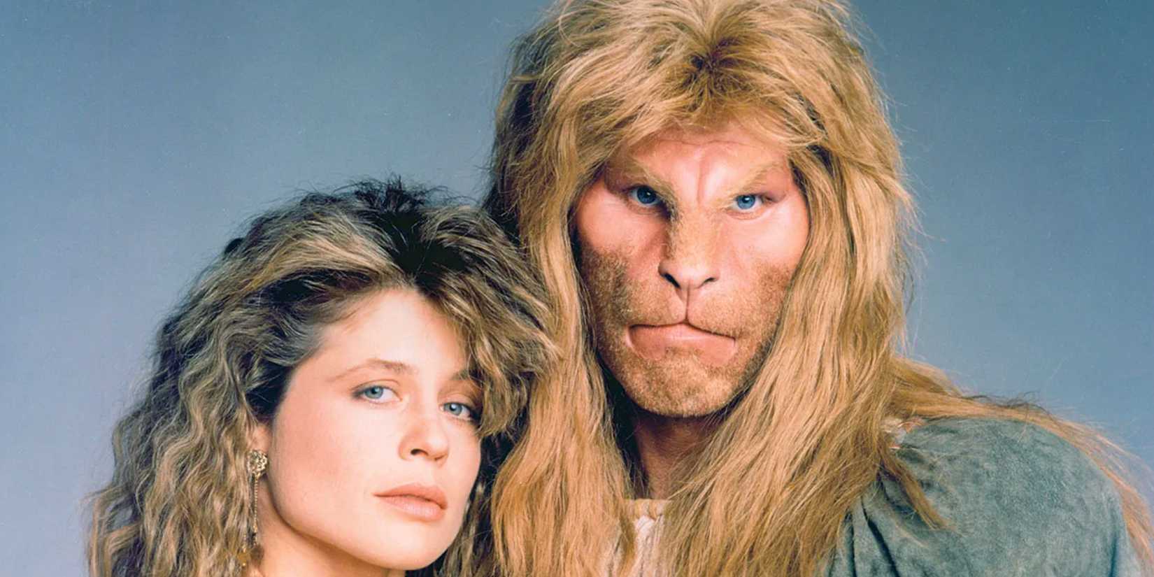 Linda Hamilton and Ron Perlman in Beauty and the Beast
