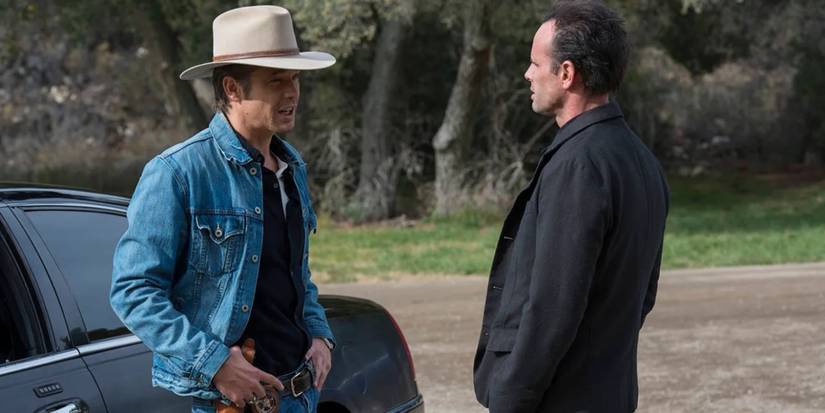 Raylan (Timothy Olyphant) and Boyd (Walton Goggins) talking in Justified