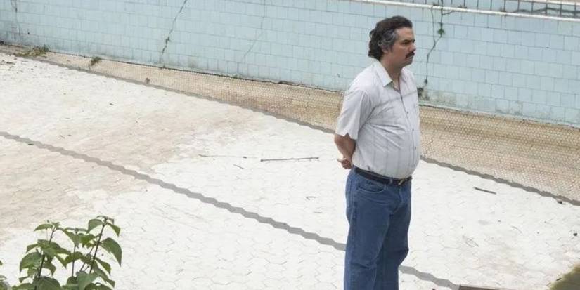 Escobar Empty Pool All Crime Drama Fans Should Watch Netflix's 3-Season Masterpiece Based ...