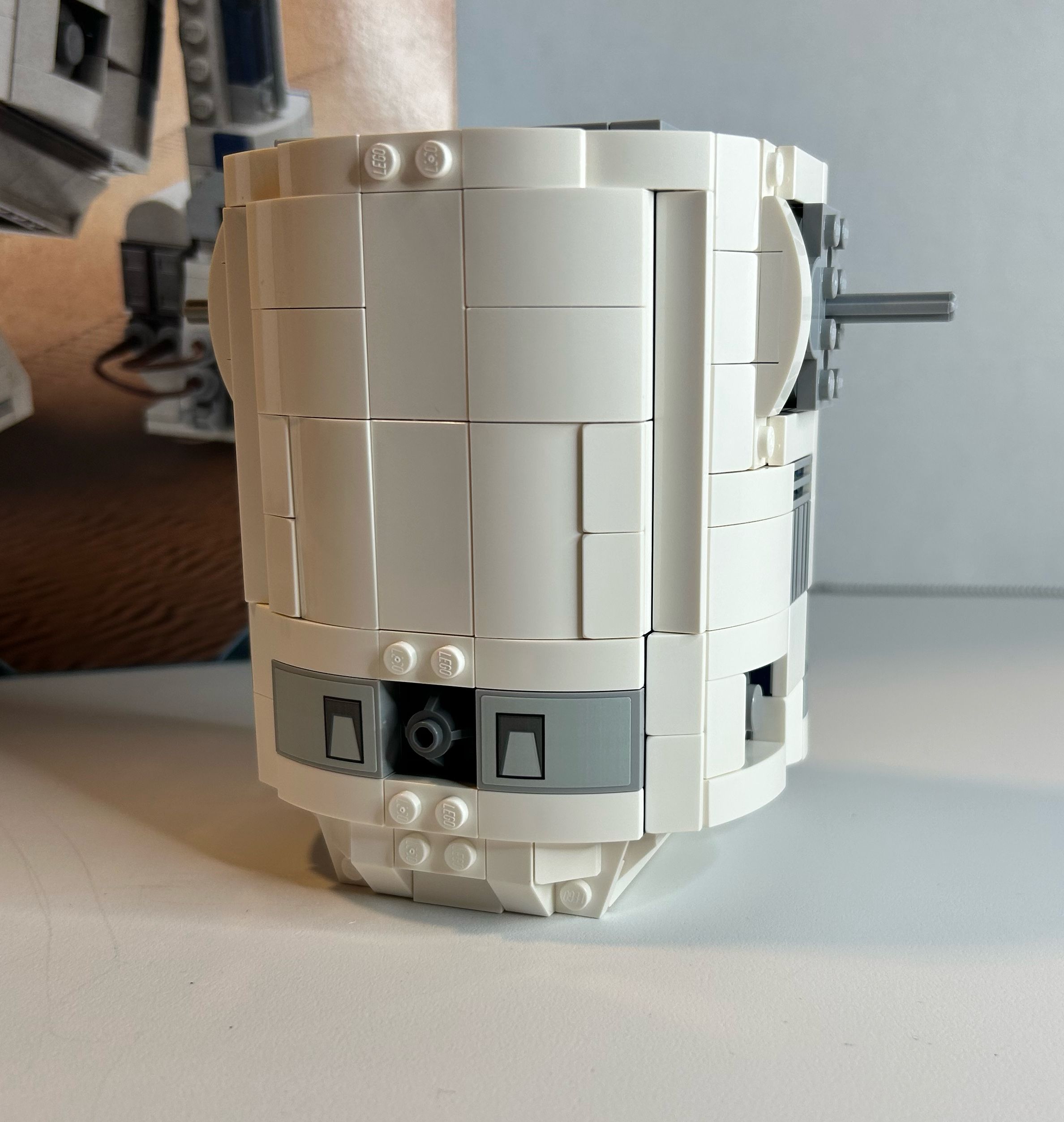 Новый набор LEGO R2-D2 подарит вам дежавю (но это хорошо)