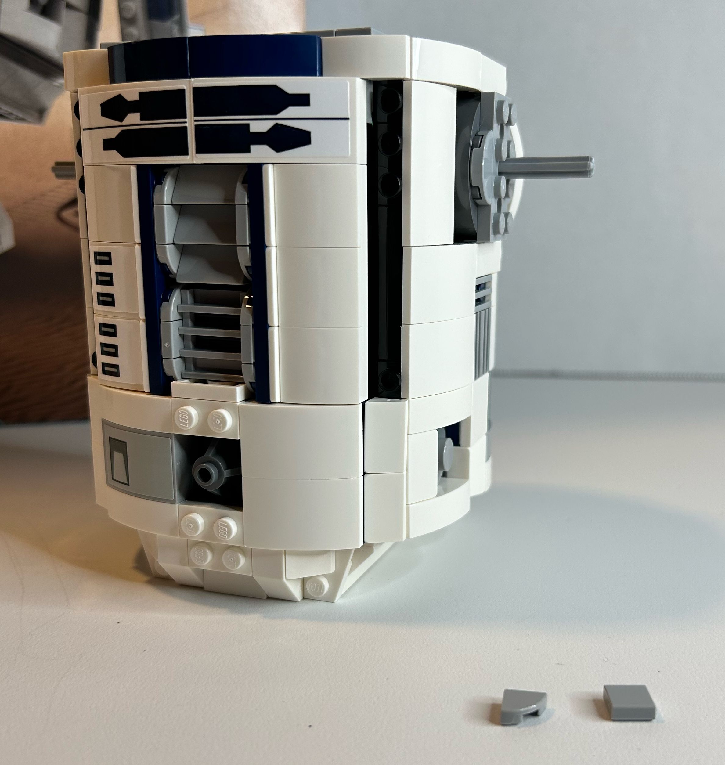 Новый набор LEGO R2-D2 подарит вам дежавю (но это хорошо)